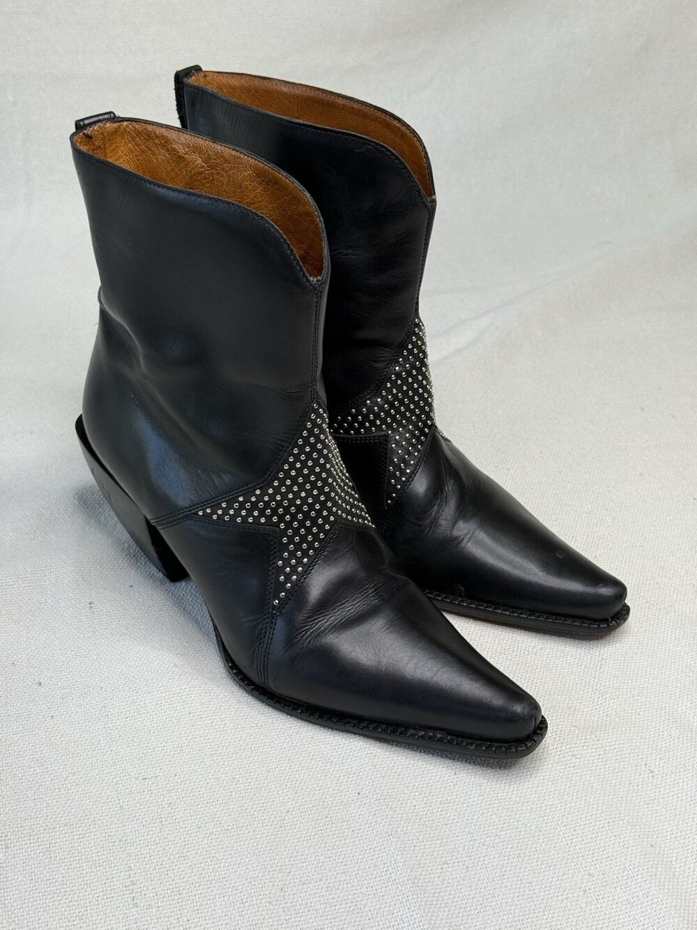 Donald J Pliner Western Couture Collection "CHA" Black Leather Studded Star 7.5